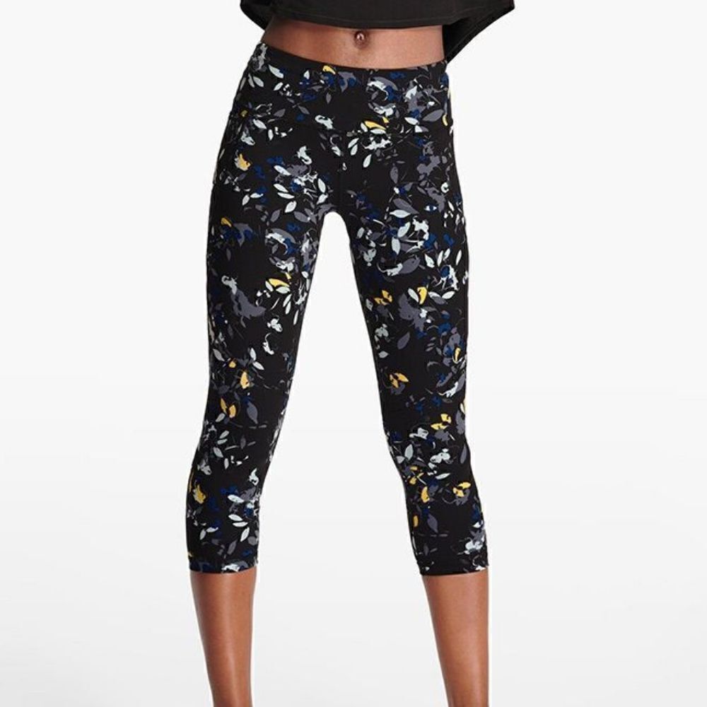 Sweaty Betty power crop - 50cm/20" leggings size small - Picture 10 of 11